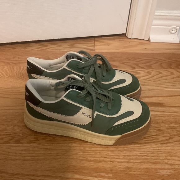 “Colorblock Lace-up Front Skate Shoes” from SHEIN - Picture 2 of 7